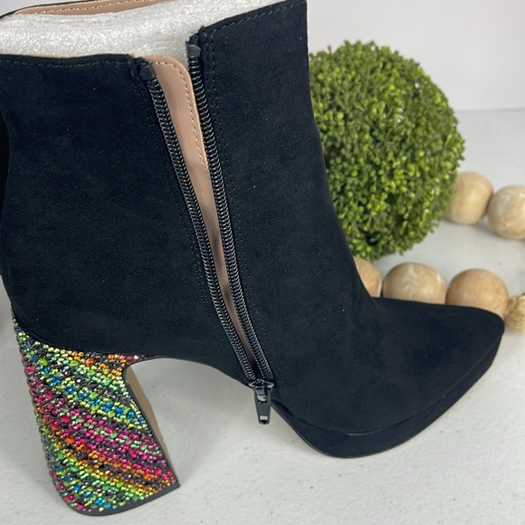 Betsey Johnson Women's Raylan Booties Sz-6 NIB - Picture 9 of 12